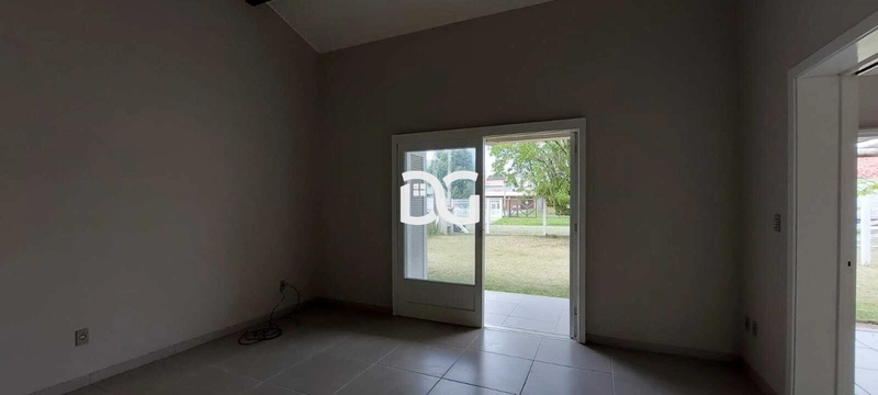 Imóvel espaçoso com 4 dormitórios: 15ª foto da galeria de imagens do imóvel