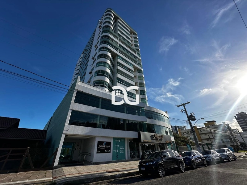 AMPLO APARTAMENTO MOBILIADO PARA VENDA NO CENTRO, DE FRENTE E 2 VAGAS: 1ª foto da galeria de imagens do imóvel