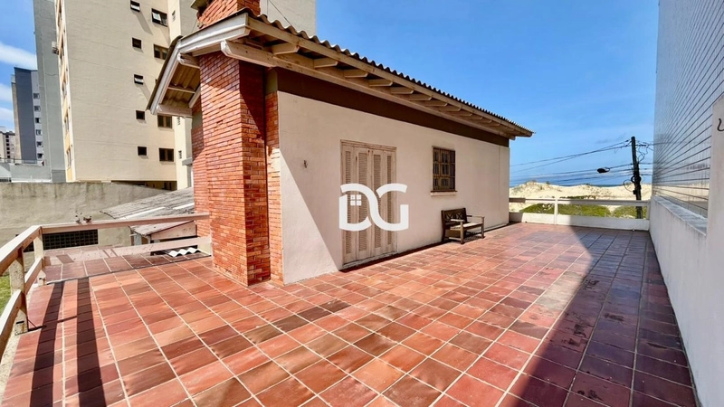 Sobrado de 6 dormitórios: 17ª foto da galeria de imagens do imóvel