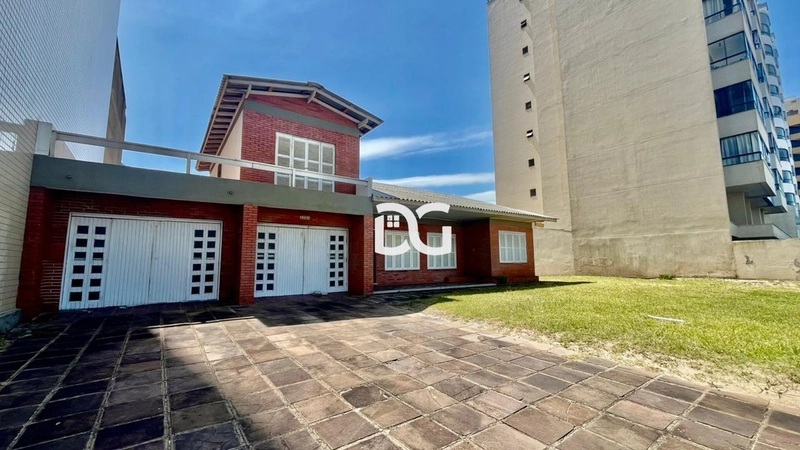 Sobrado de 6 dormitórios: 3ª foto da galeria de imagens do imóvel