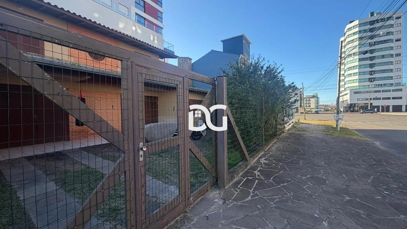 sobrado composto de 3 dormitórios: 2ª foto da galeria de imagens do imóvel