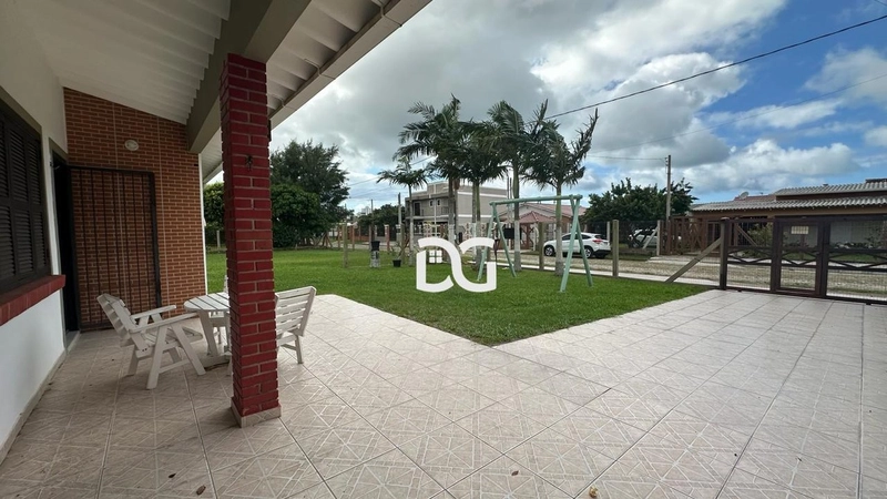 Casa próxima ao centro de Tramandaí-RS: 3ª foto da galeria de imagens do imóvel