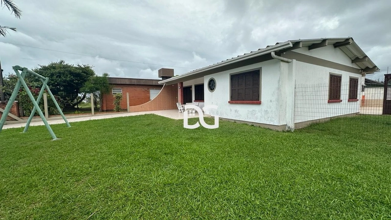 Casa próxima ao centro de Tramandaí-RS: 4ª foto da galeria de imagens do imóvel