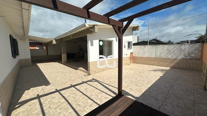 Casa próxima ao centro de Tramandaí-RS: 6ª foto da galeria de imagens do imóvel