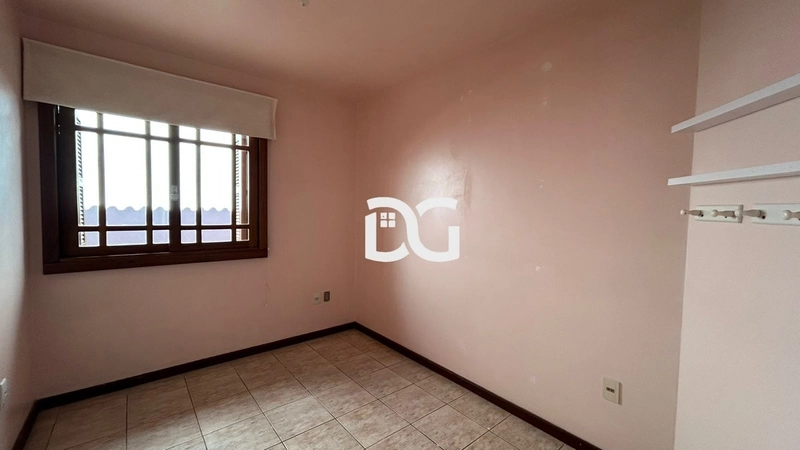 Casa ampla e funcional, composta por 3 dormitórios bem iluminados: 13ª foto da galeria de imagens do imóvel