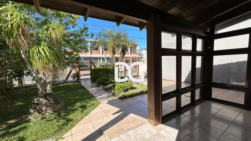 Casa ampla e funcional, composta por 3 dormitórios bem iluminados: 6ª foto da galeria de imagens do imóvel