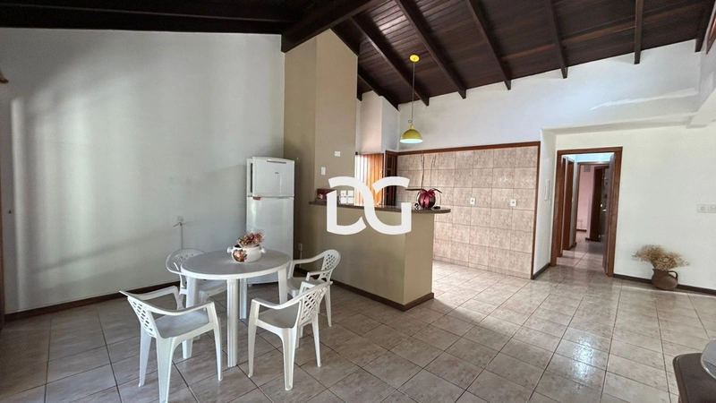 Casa ampla e funcional, composta por 3 dormitórios bem iluminados: 10ª foto da galeria de imagens do imóvel
