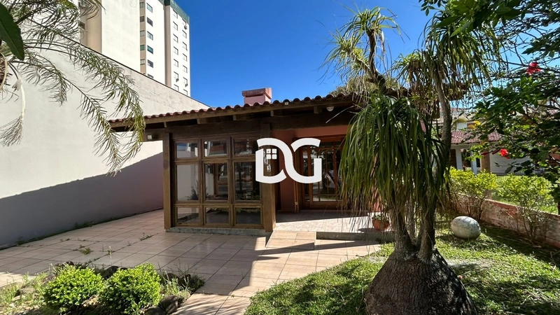 Casa ampla e funcional, composta por 3 dormitórios bem iluminados: 3ª foto da galeria de imagens do imóvel