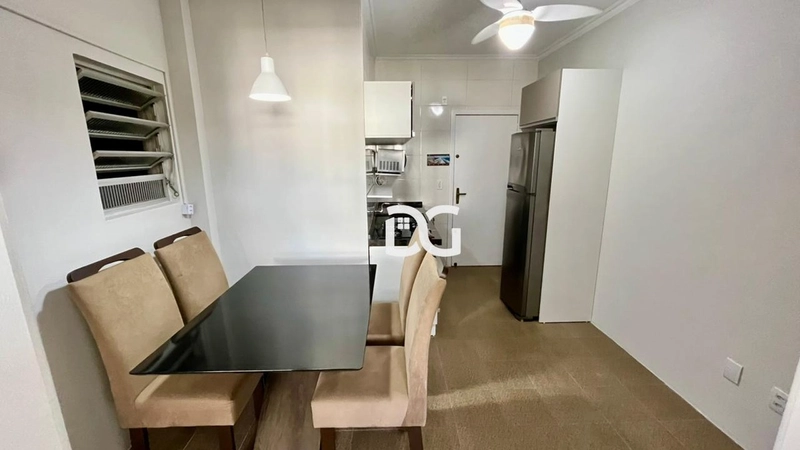 Apartamento de 2 dormitórios de frente para a avenida: 3ª foto da galeria de imagens do imóvel