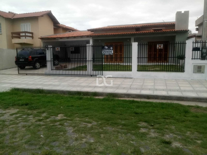 Excelente casa para venda em Tramandaí: 2ª foto da galeria de imagens do imóvel