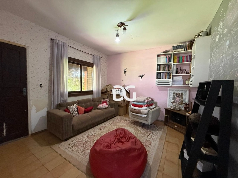 Casa térrea de esquina, ideal para quem busca conforto e praticidade.: 15ª foto da galeria de imagens do imóvel