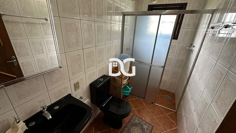 Ampla casa composta por 6 dormitórios, ideal para famílias grandes: 19ª foto da galeria de imagens do imóvel