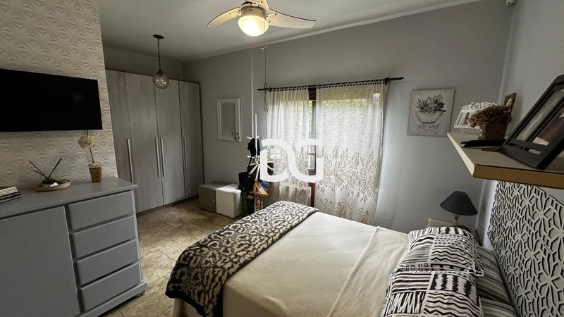 Ampla casa composta por 6 dormitórios, ideal para famílias grandes: 15ª foto da galeria de imagens do imóvel