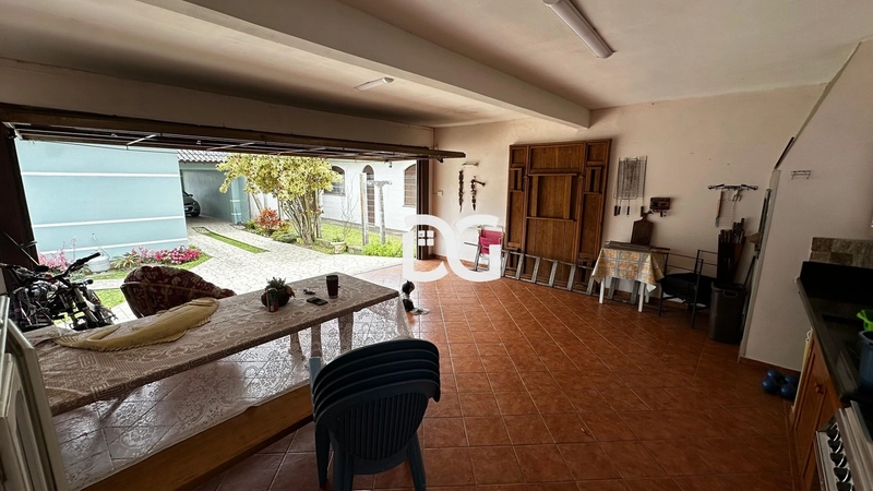 Ampla casa composta por 6 dormitórios, ideal para famílias grandes: 12ª foto da galeria de imagens do imóvel