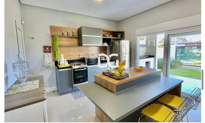 Casa composta de 3 dormitórios e pé direito alto: 11ª foto da galeria de imagens do imóvel