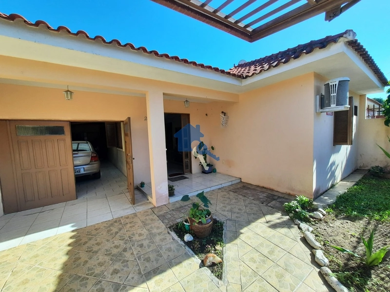 Uma casa ampla no bairro Tancredo Neves: 1ª foto da galeria de imagens do imóvel