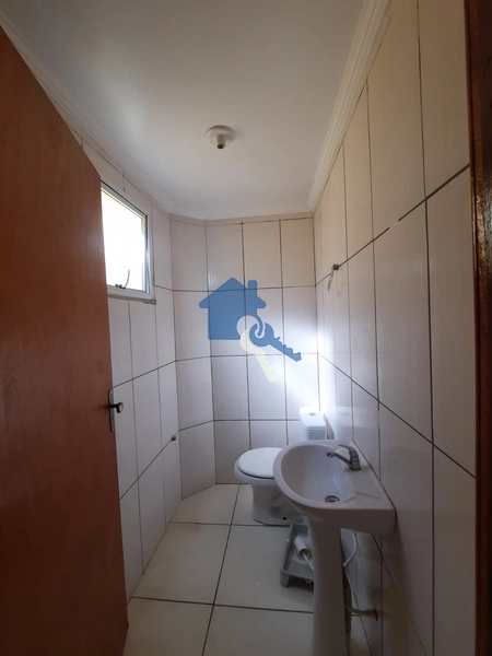 Casa 3 dormitórios com garagem: 10ª foto da galeria de imagens do imóvel