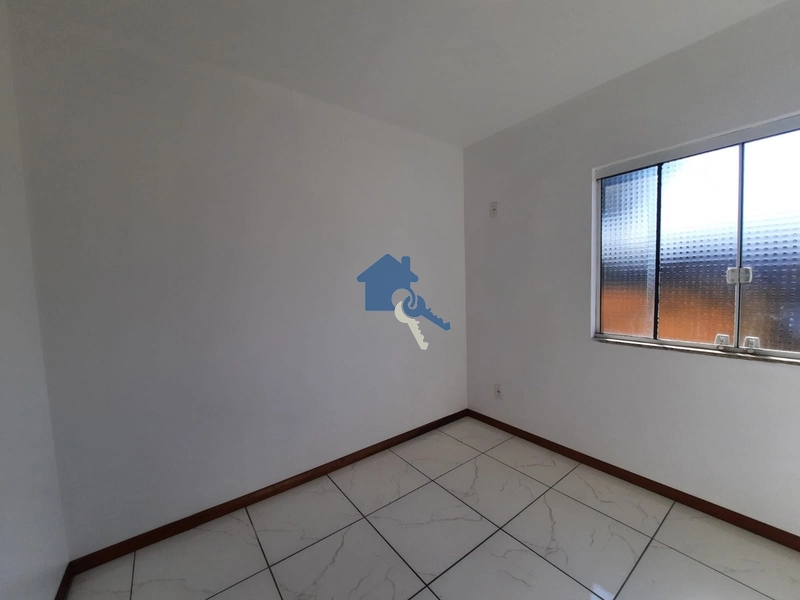 Casa 3 dormitórios com garagem: 6ª foto da galeria de imagens do imóvel