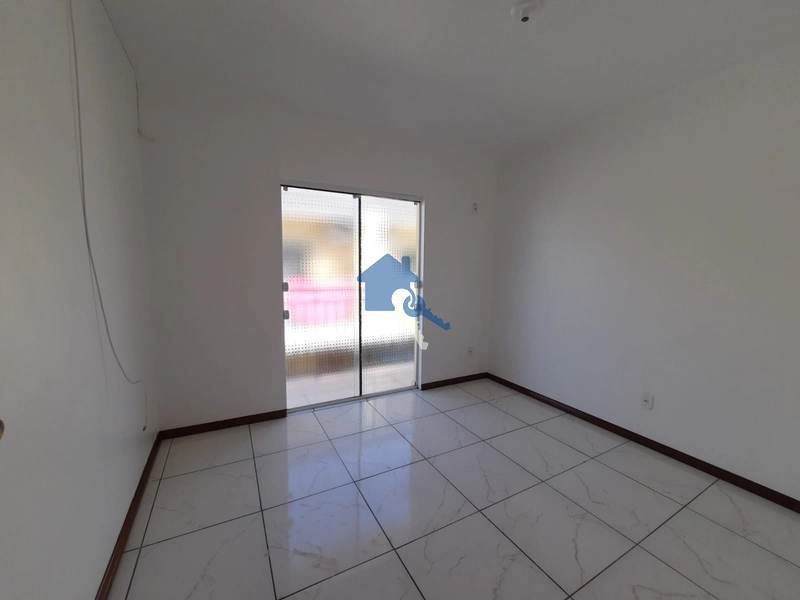 Casa 3 dormitórios com garagem: 5ª foto da galeria de imagens do imóvel