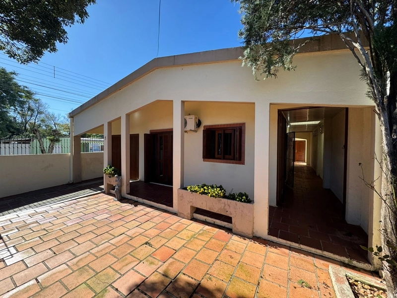 Casa térria 2 dormitórios 2 banheiros garagem para 2 carros: 2ª foto da galeria de imagens do imóvel