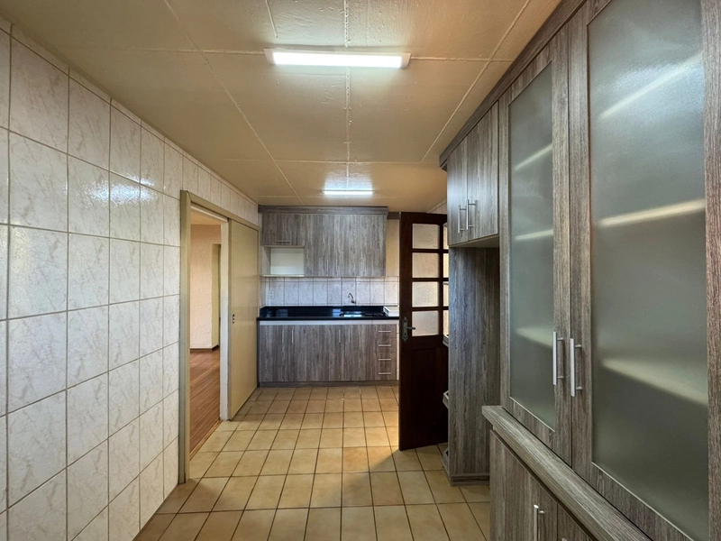 Casa térria 2 dormitórios 2 banheiros garagem para 2 carros: 7ª foto da galeria de imagens do imóvel