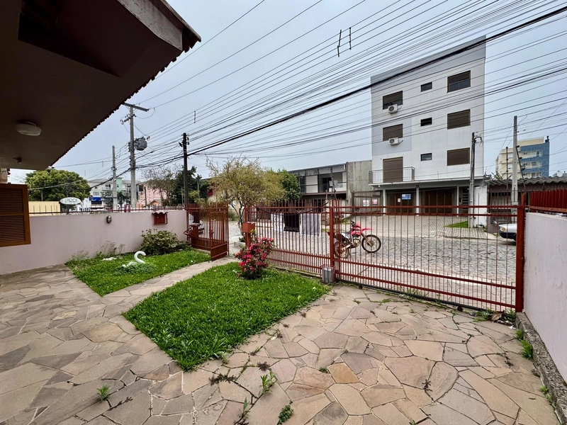 Casa encantadora com 3 dormitórios (sendo 1 suíte) em Camobi: 2ª foto da galeria de imagens do imóvel
