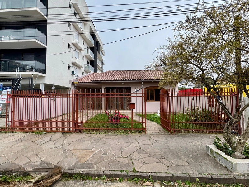 Casa encantadora com 3 dormitórios (sendo 1 suíte) em Camobi: 1ª foto da galeria de imagens do imóvel