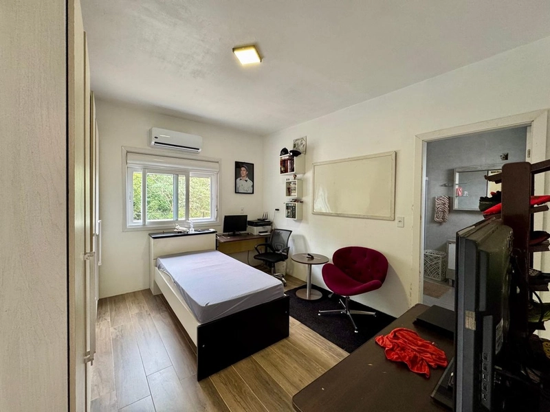 Casa com 5 dormitórios em condomínio, localizada próximo à UFSM: 29ª foto da galeria de imagens do imóvel