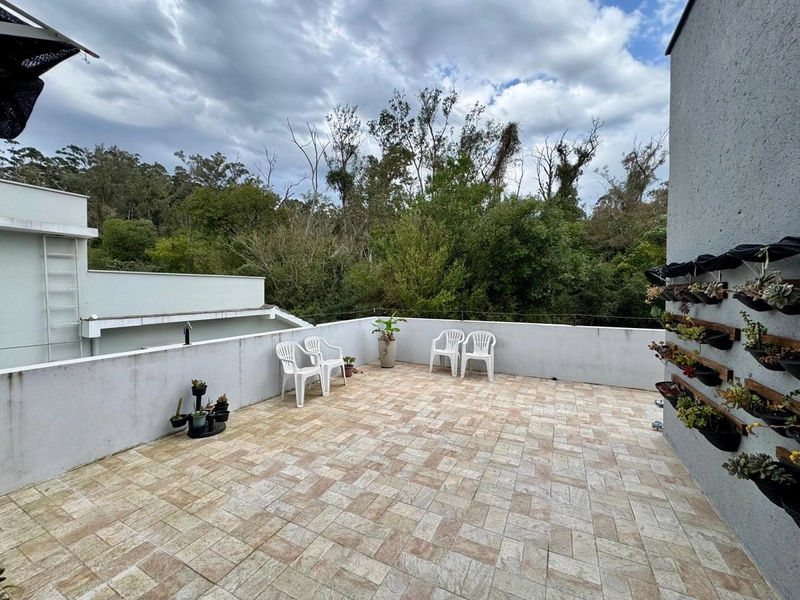 Casa com 5 dormitórios em condomínio, localizada próximo à UFSM: 32ª foto da galeria de imagens do imóvel