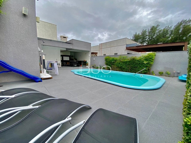 CASA COM 05 SUÍTES EM XANGRI-LÁ: 8ª foto da galeria de imagens do imóvel