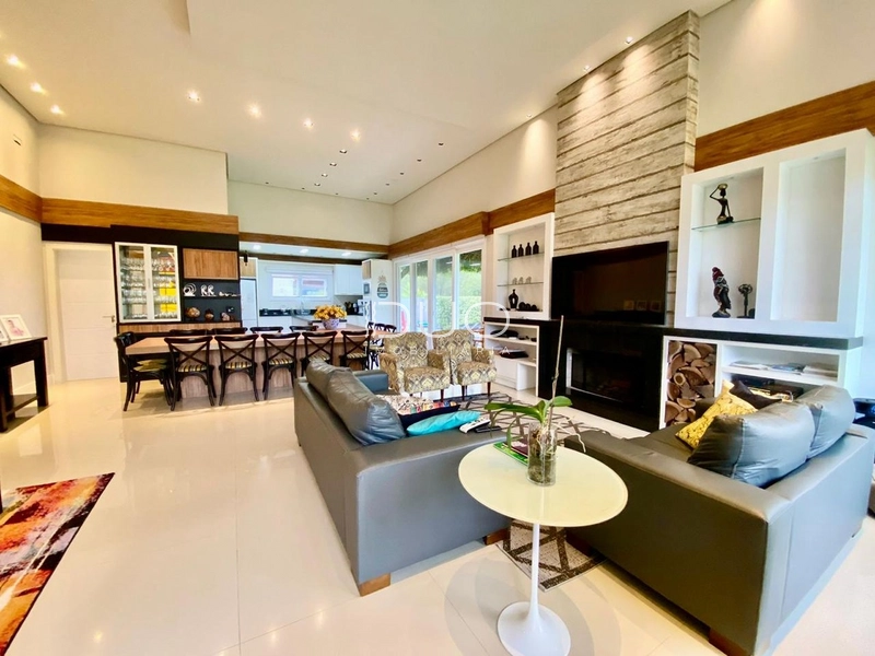 CASA COM 05 SUÍTES EM XANGRI-LÁ: 11ª foto da galeria de imagens do imóvel