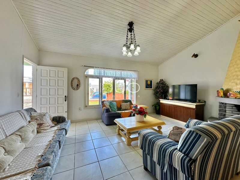CASA EM XANGR-LÁ DE 3 DOMITÓRIOS: 4ª foto da galeria de imagens do imóvel