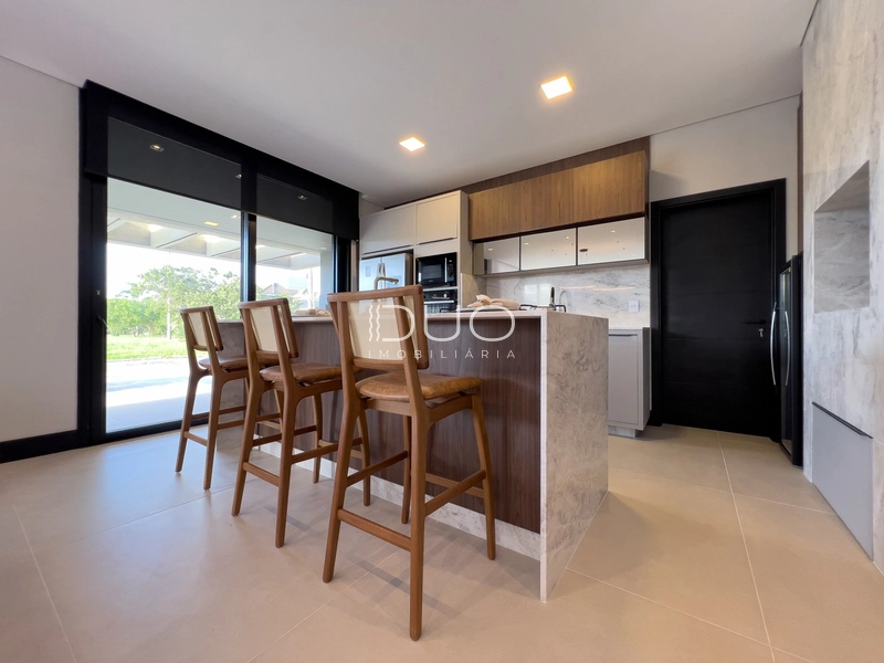 SOBRADO NO CONDOMÍNIO LAGO DO PASSO EM ATLÂNTIDA SUL: 13ª foto da galeria de imagens do imóvel