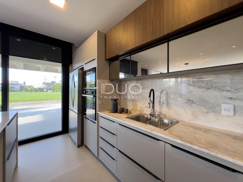 SOBRADO NO CONDOMÍNIO LAGO DO PASSO EM ATLÂNTIDA SUL: 19ª foto da galeria de imagens do imóvel