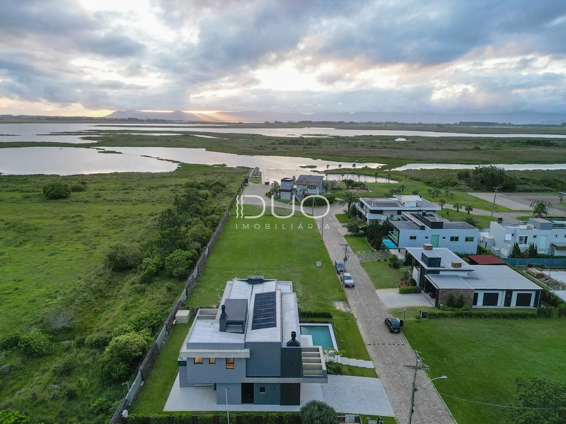 SOBRADO NO CONDOMÍNIO LAGO DO PASSO EM ATLÂNTIDA SUL: 73ª foto da galeria de imagens do imóvel