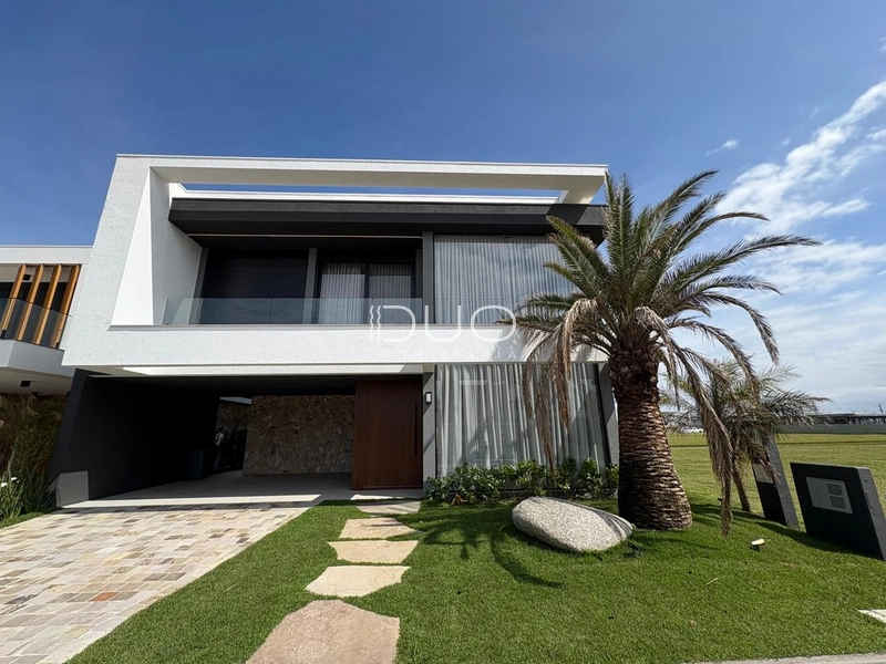 CASA COM 05 SUÍTES EM XANGRI-LÁ