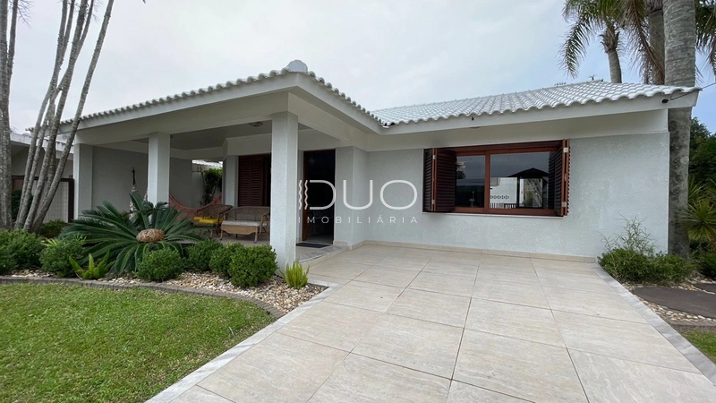 CASA EM XANGRI-LÁ: 1ª foto da galeria de imagens do imóvel