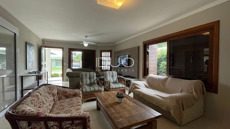 CASA EM XANGRI-LÁ: 5ª foto da galeria de imagens do imóvel