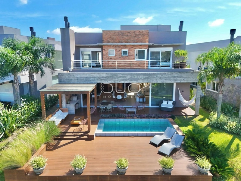 SOBRADO NO CONDOMÍNIO MALIBU EM XANGRI-LÁ