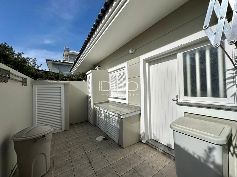 CASA COM 4 DORMITÓRIOS NO CONDOMÍNIO LAGOS PARK: 27ª foto da galeria de imagens do imóvel
