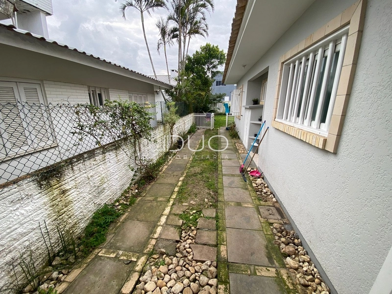 CASA EM XANGRI-LÁ: 20ª foto da galeria de imagens do imóvel