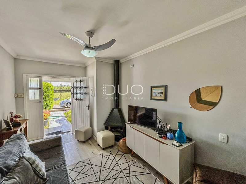 CASA EM XANGRI-LÁ: 6ª foto da galeria de imagens do imóvel
