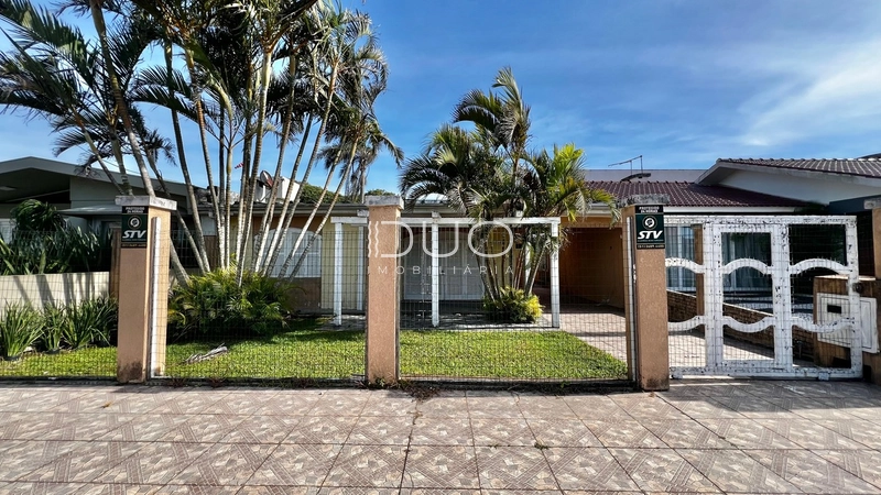 CASA EM XANGRI-LÁ: 2ª foto da galeria de imagens do imóvel