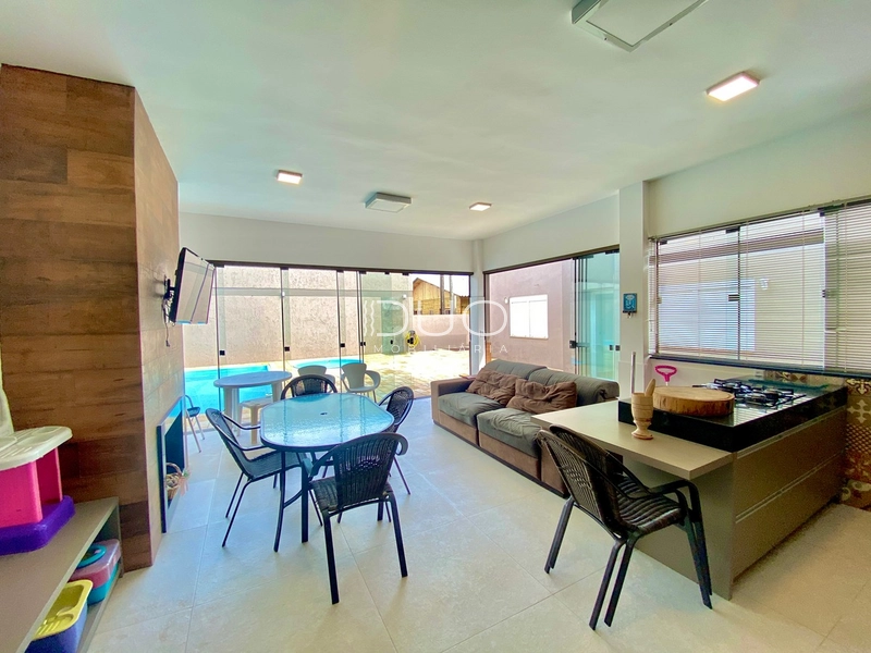 CASA NO CENTRO DE XANGRI-LÁ: 10ª foto da galeria de imagens do imóvel
