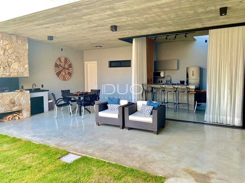 CASA NO BAIRRO ARPOADOR EM XANGRI-LÁ: 8ª foto da galeria de imagens do imóvel