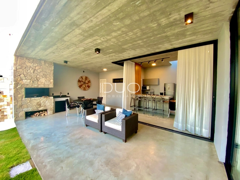 CASA NO BAIRRO ARPOADOR EM XANGRI-LÁ: 1ª foto da galeria de imagens do imóvel