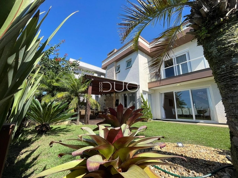 SOBRADO NO CONDOMÍNIO CAPÃO ILHAS RESORT