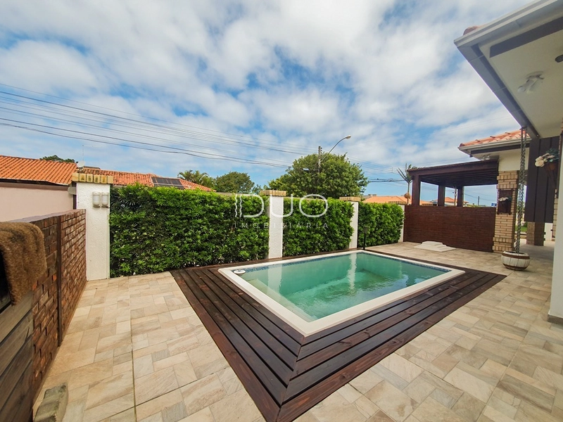 CASA EM XANGRI-LÁ: 8ª foto da galeria de imagens do imóvel