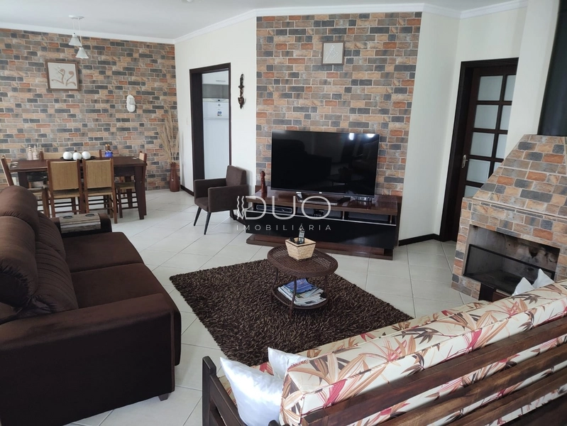 CASA EM XANGRI-LÁ: 12ª foto da galeria de imagens do imóvel