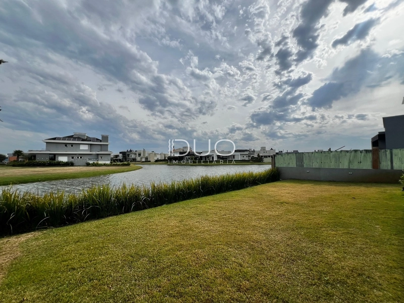 SOBRADO NO CONDOMÍNIO RIVIERA EM XANGRI-LÁ: 21ª foto da galeria de imagens do imóvel